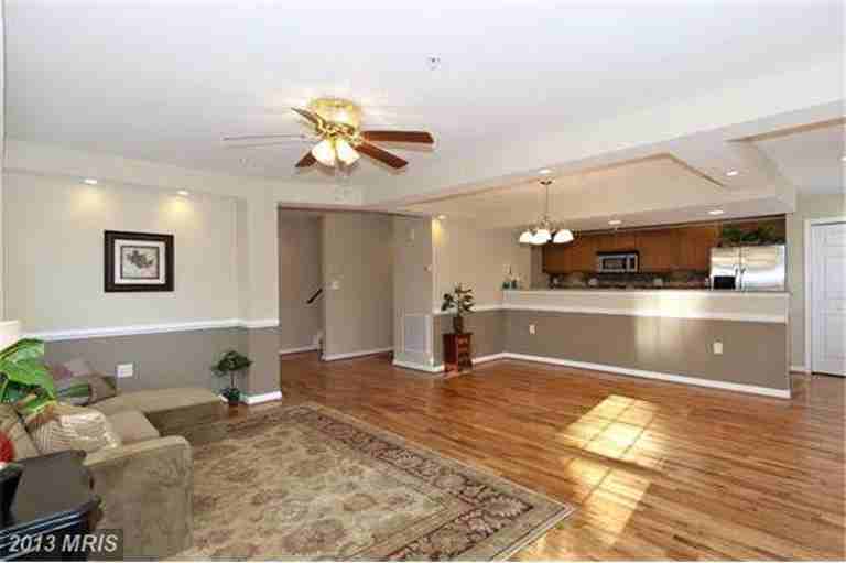 406 70th Pl - Photo 2 of 27