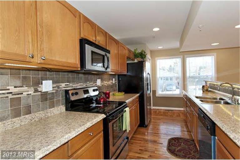 406 70th Pl - Photo 3 of 27