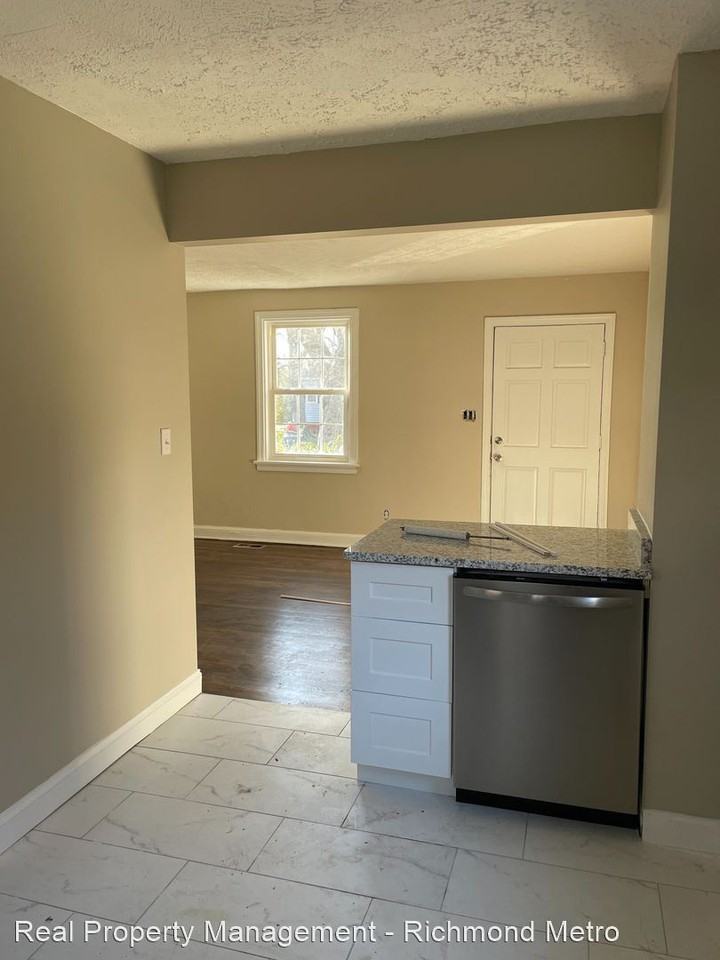 4611 Eastover Ave - Photo 3 of 12