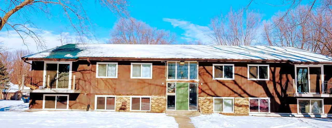 208 Ramsey Ave E - Photo 3 of 10