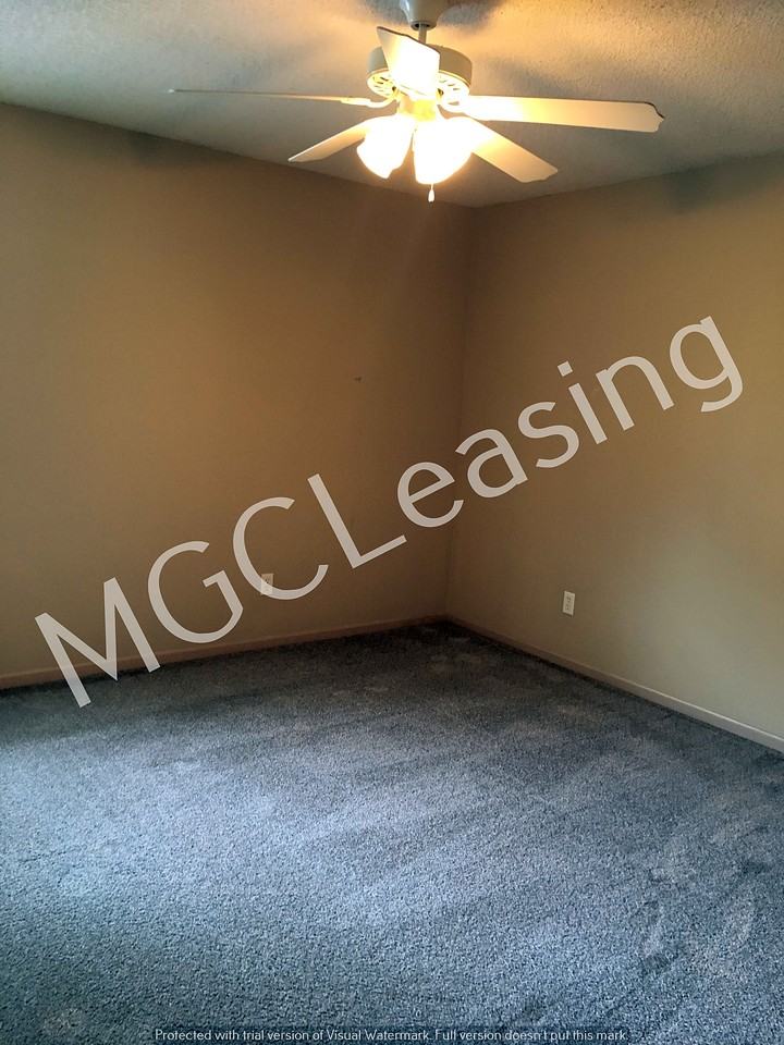 1015 Garden Way - Photo 3 of 10
