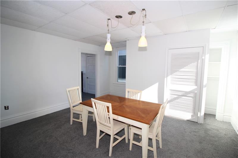 318 2nd St Unit 2 - Photo 3 of 17