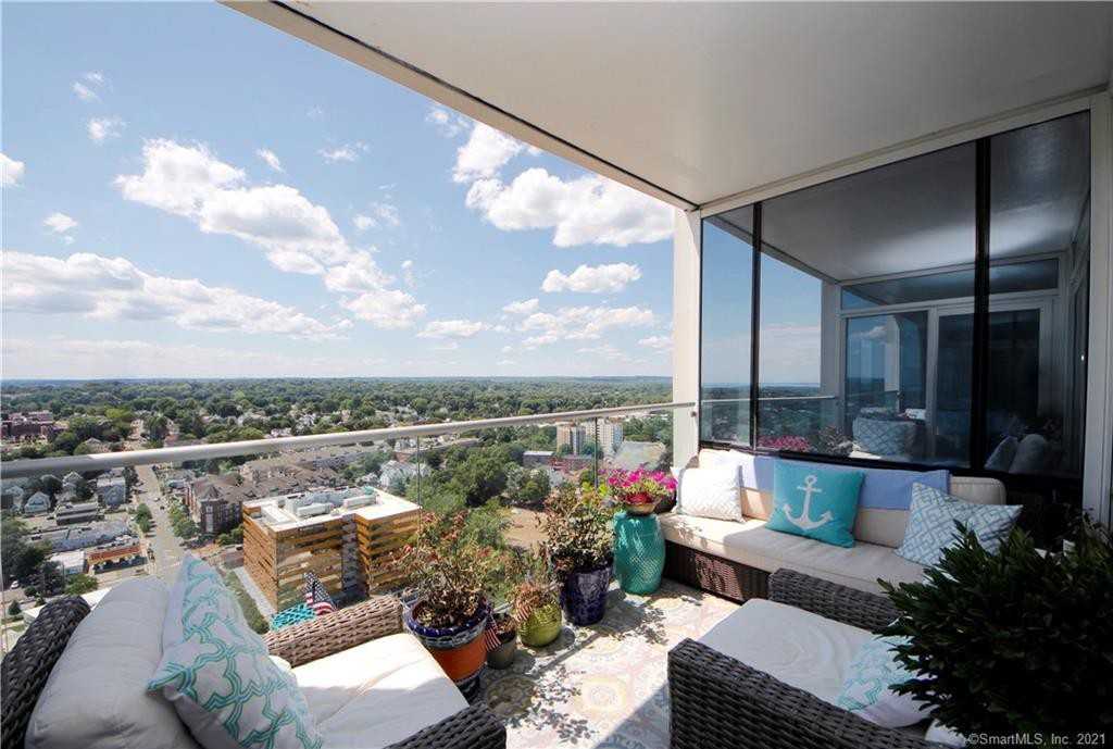 1 Broad St Unit Ph26b