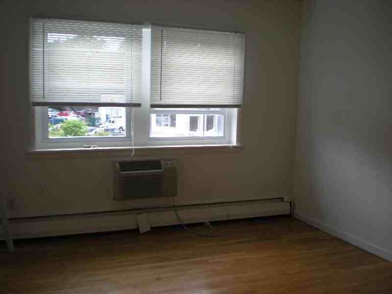 310 Main St - Photo 2 of 3