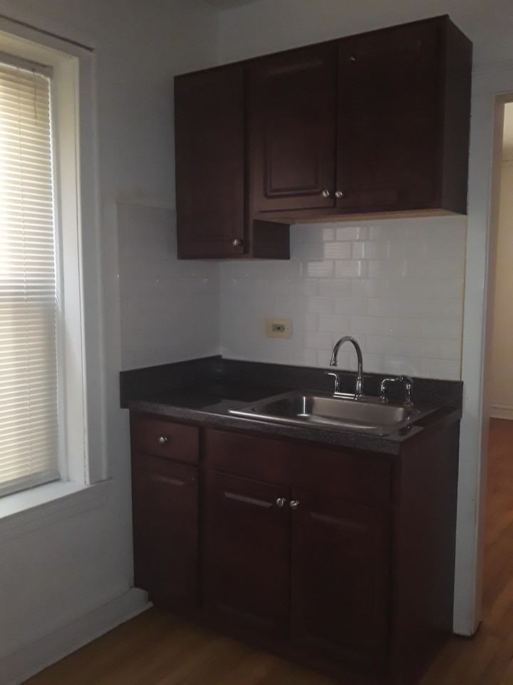 2821 West Berteau Avenue - Photo 3 of 9