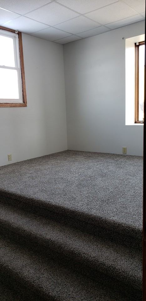 6 1/2 S Frederick Ave #2 - Photo 3 of 5