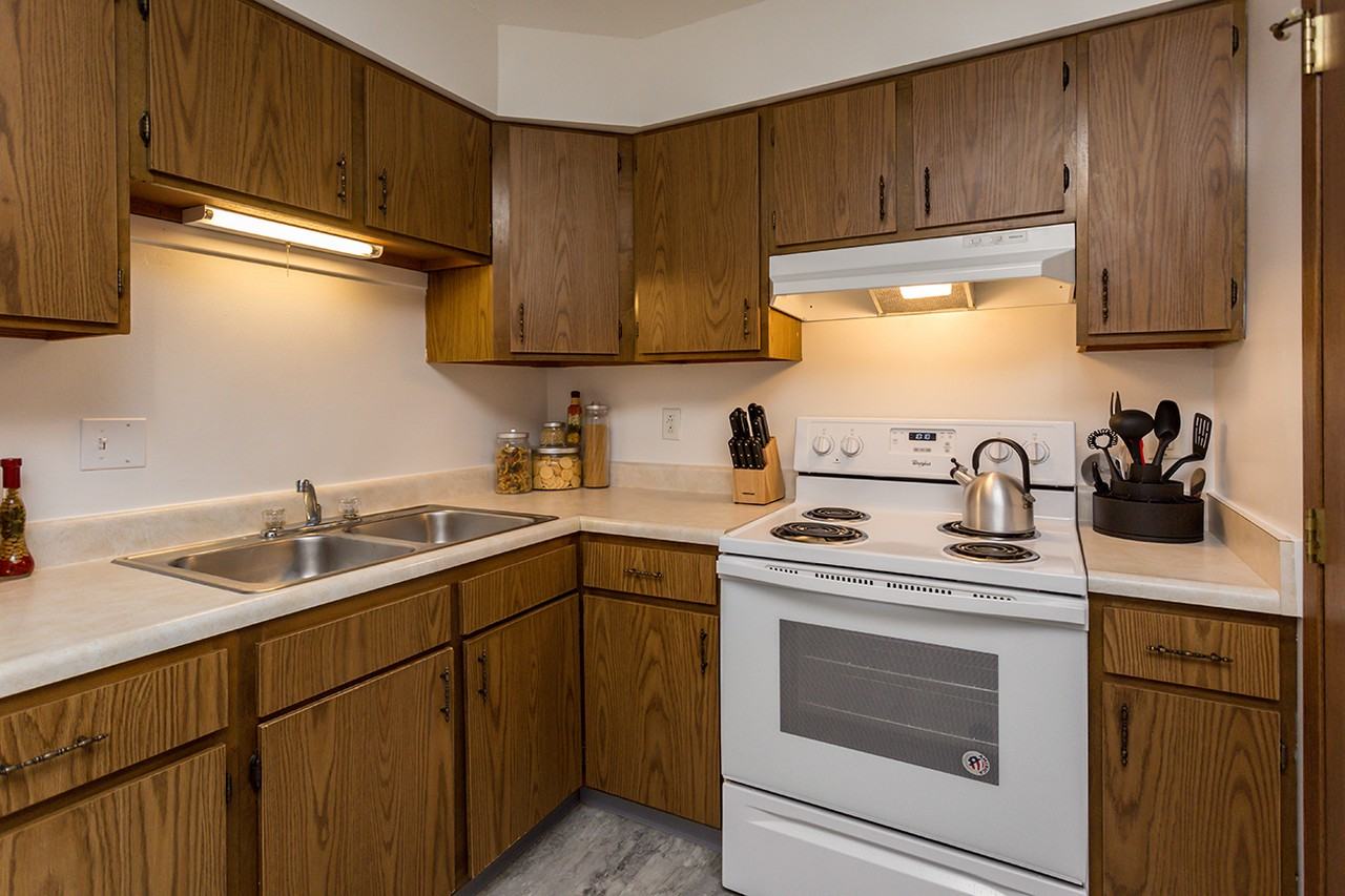 Grinnell Park Apartments - Photo 2 of 12