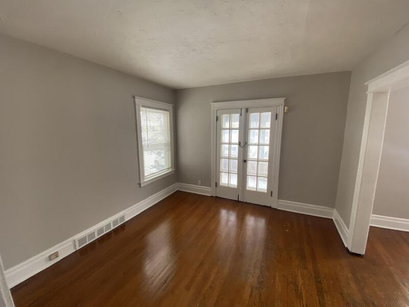 18 18 Stratford Park - 2 UP - Photo 2 of 7