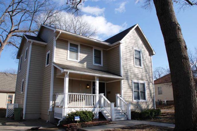 734 Illinois St #1 - Photo 2 of 2