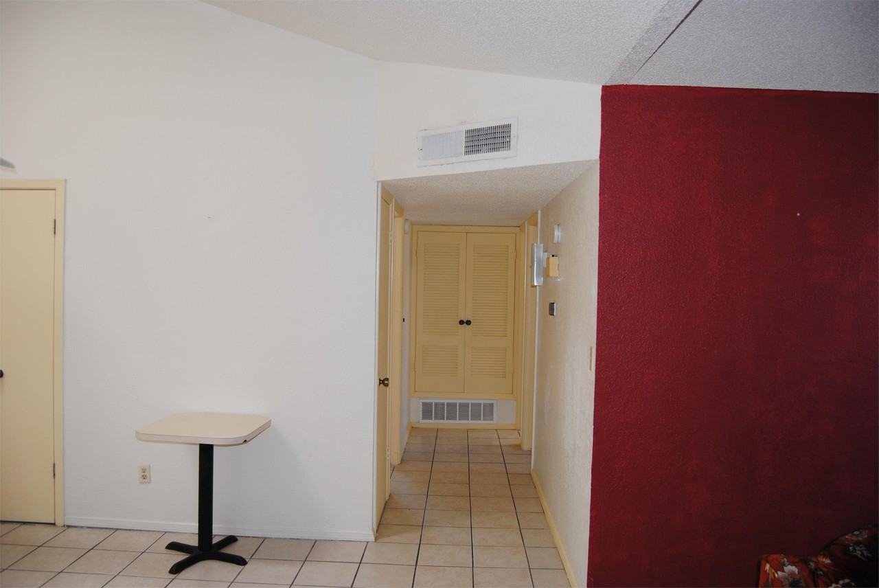 5524 Oakbriar Cir #B - Photo 6 of 15