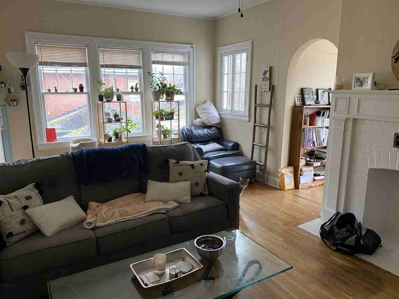 1024 6th St #1 - Photo 2 of 7