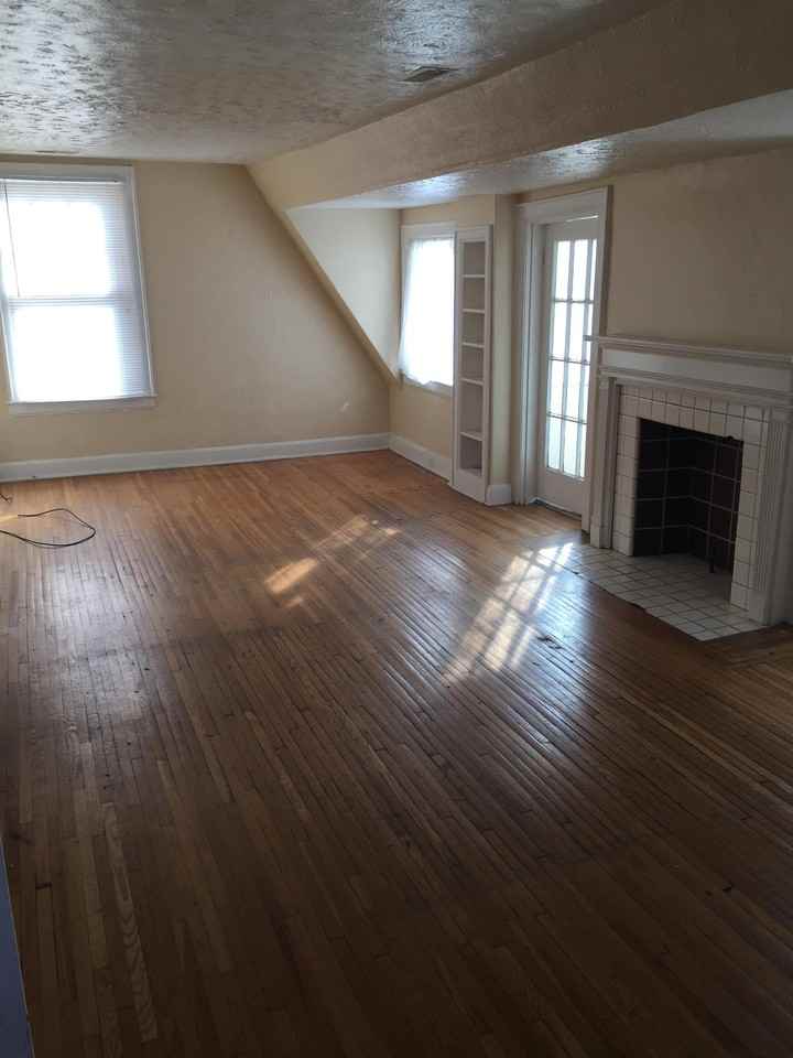 1024 1/2 6th St #1-2 - Photo 2 of 9