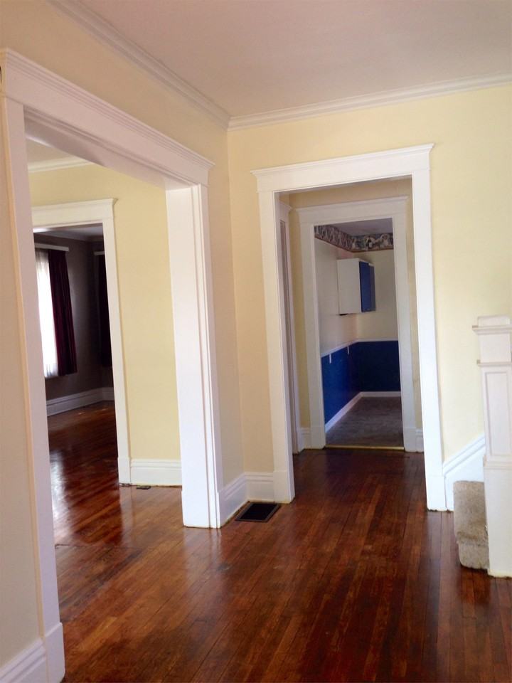 1033 8th St #1 - Photo 3 of 11