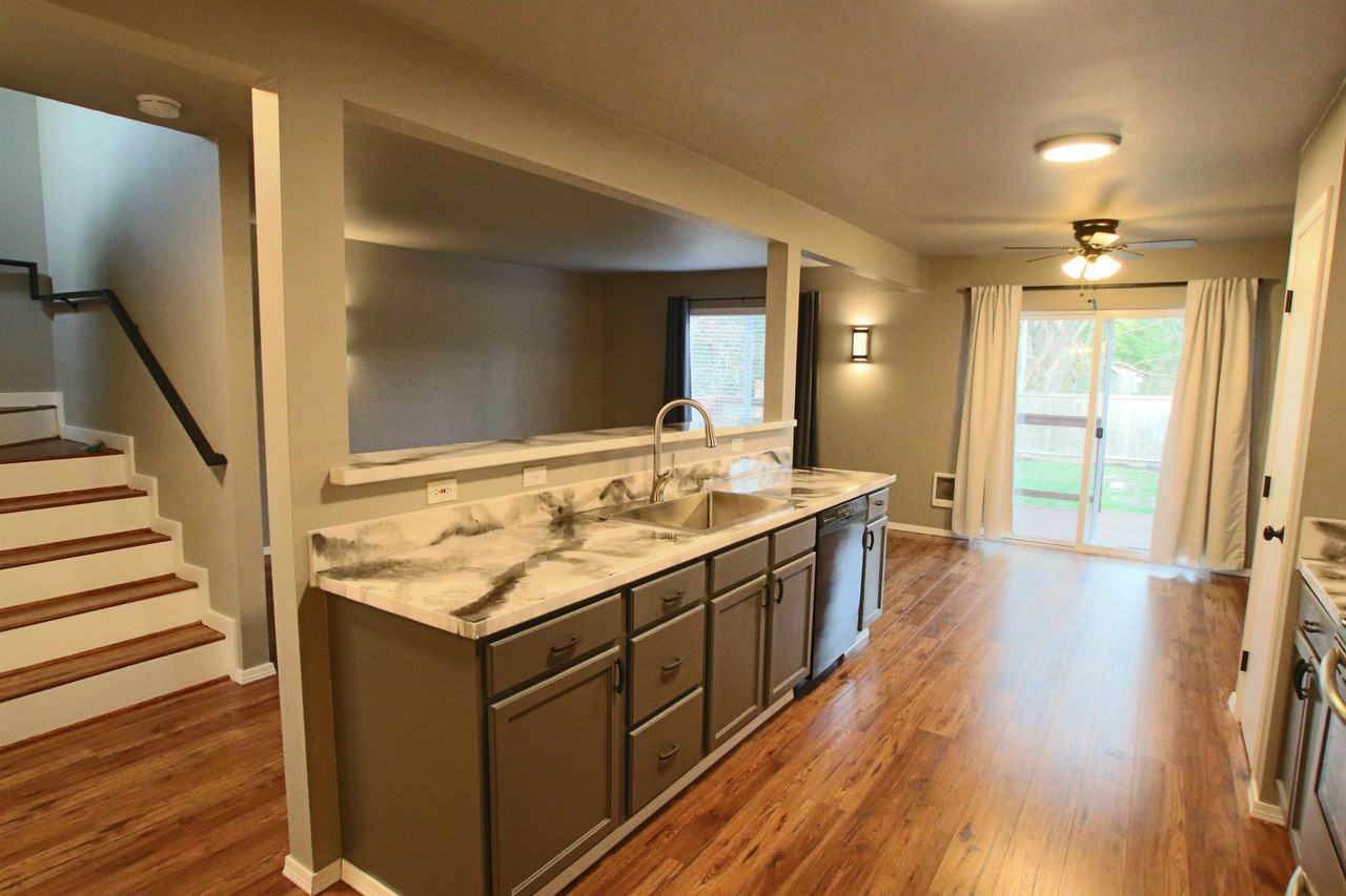 1828 Bethel St Ne #1 - Photo 3 of 18