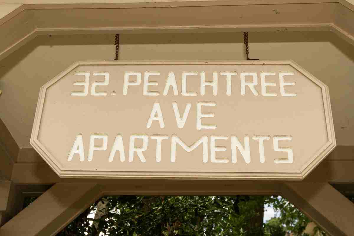 32 Peachtree Avenue Northeast #3 - Photo 5 of 8