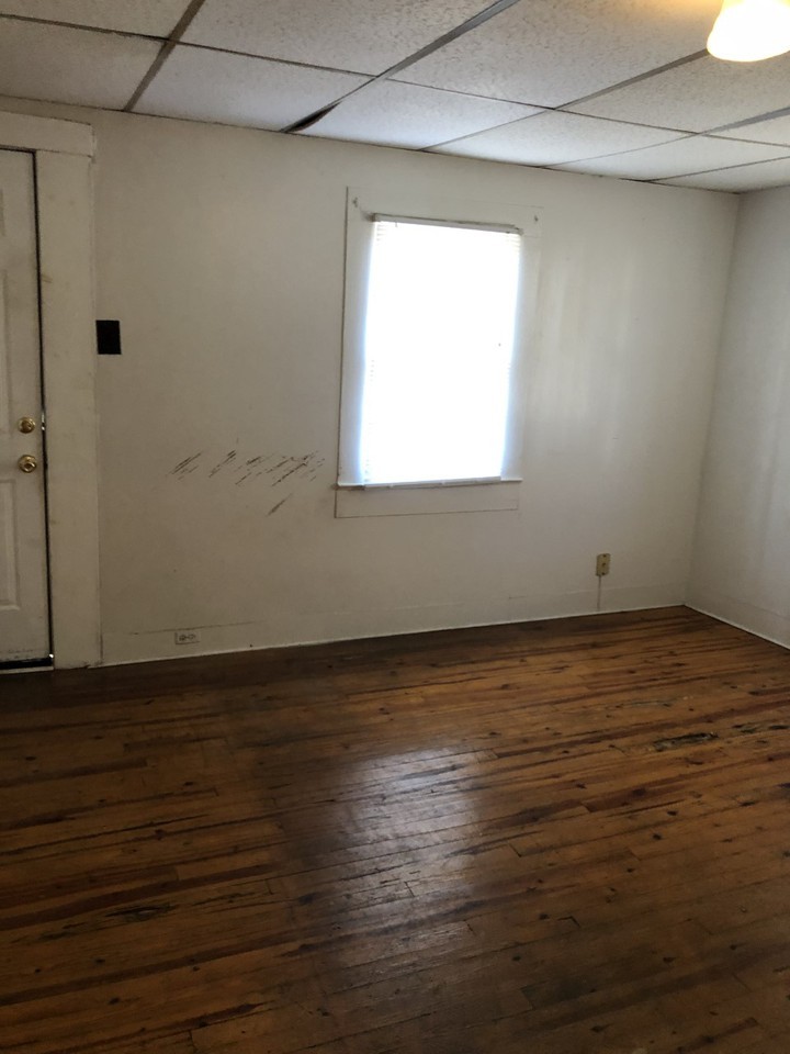 130 65th Pl N #1 - Photo 2 of 6