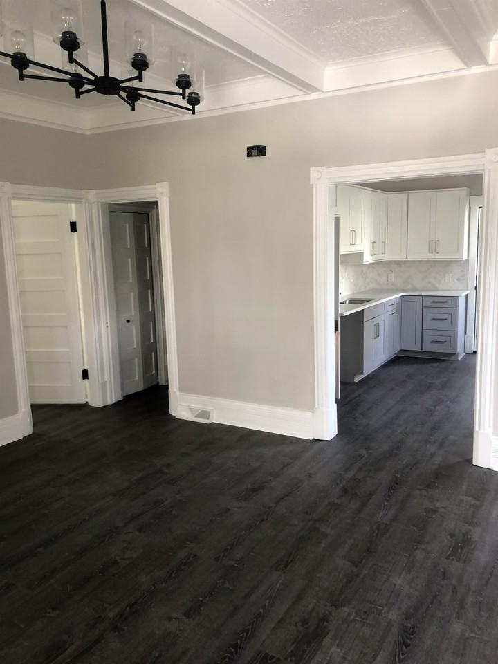 946 W Alexandrine St - Photo 2 of 23