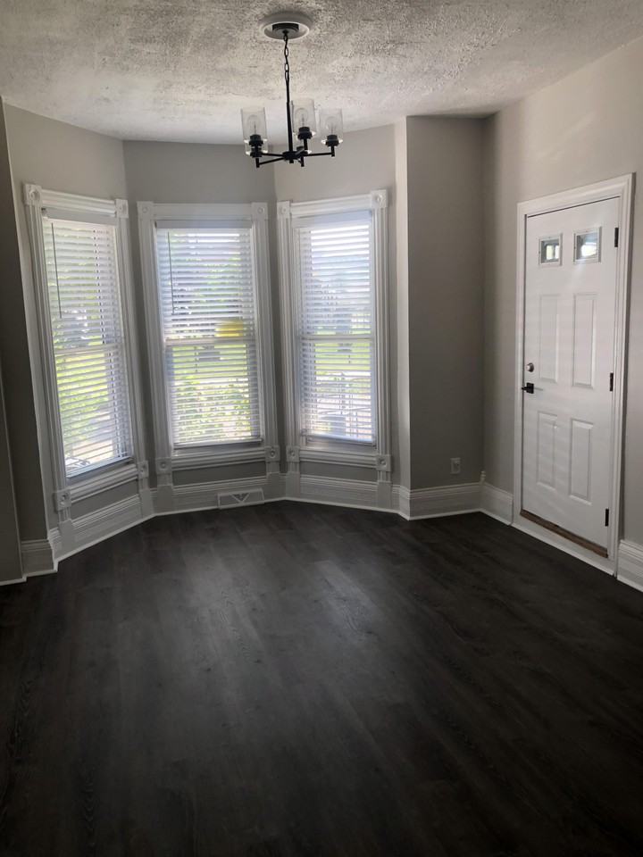 946 W Alexandrine St - Photo 3 of 23