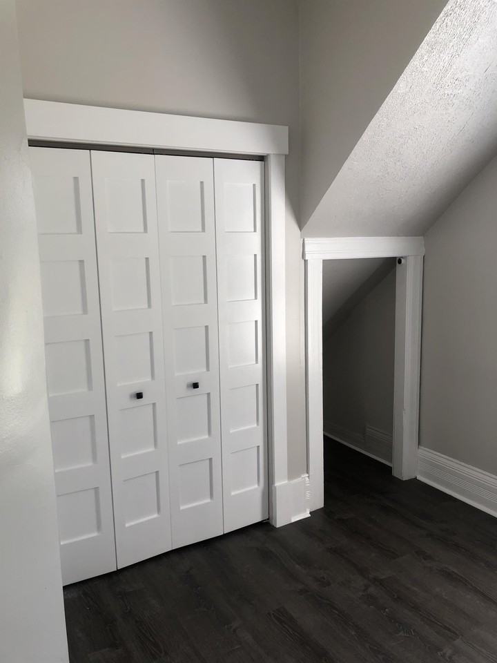 946 W Alexandrine St - Photo 4 of 23