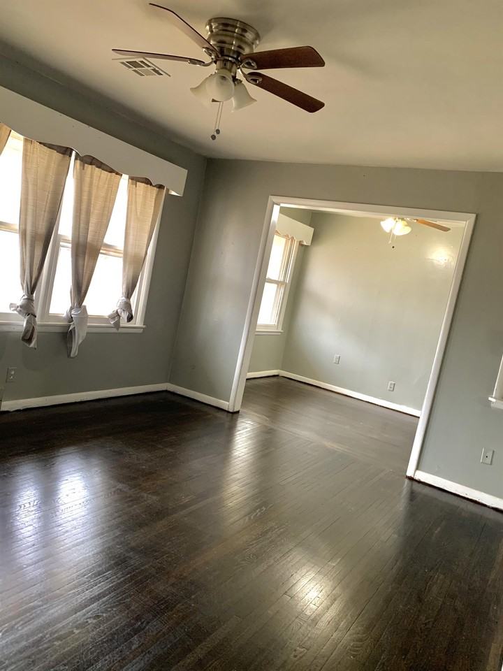 327 W 47th St N #1 - Photo 2 of 10