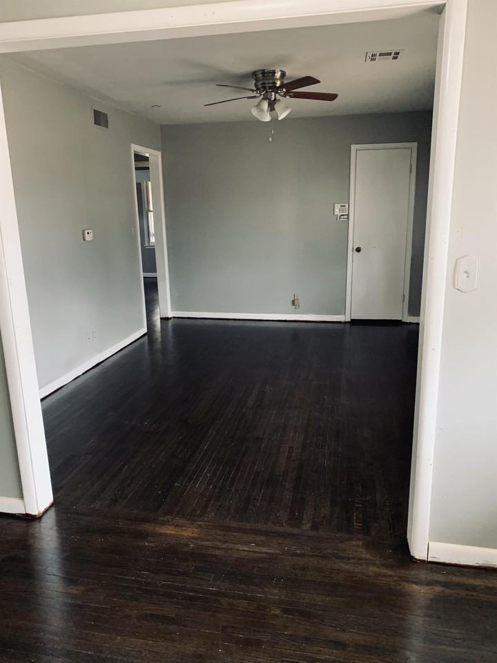 327 W 47th St N #1 - Photo 3 of 10