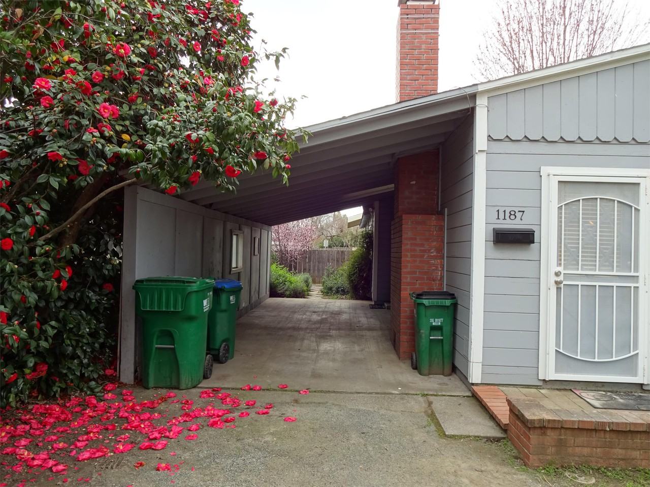 1187 Warner St #1 - Photo 2 of 21