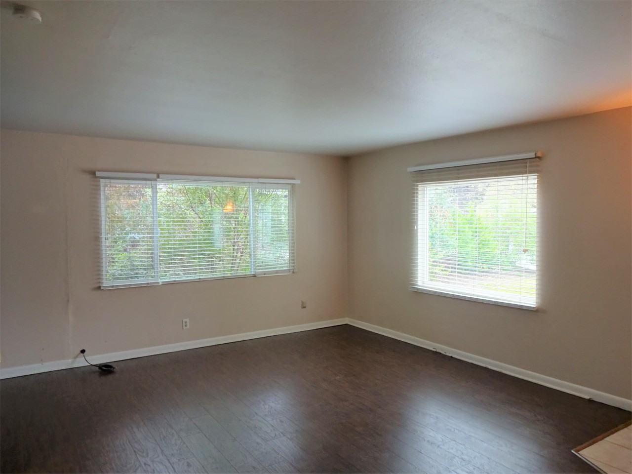 1187 Warner St #1 - Photo 4 of 21