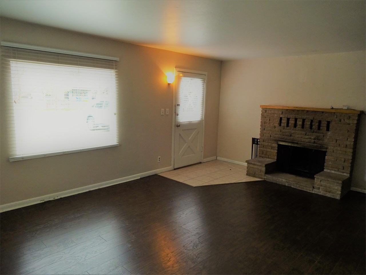 1187 Warner St #1 - Photo 5 of 21