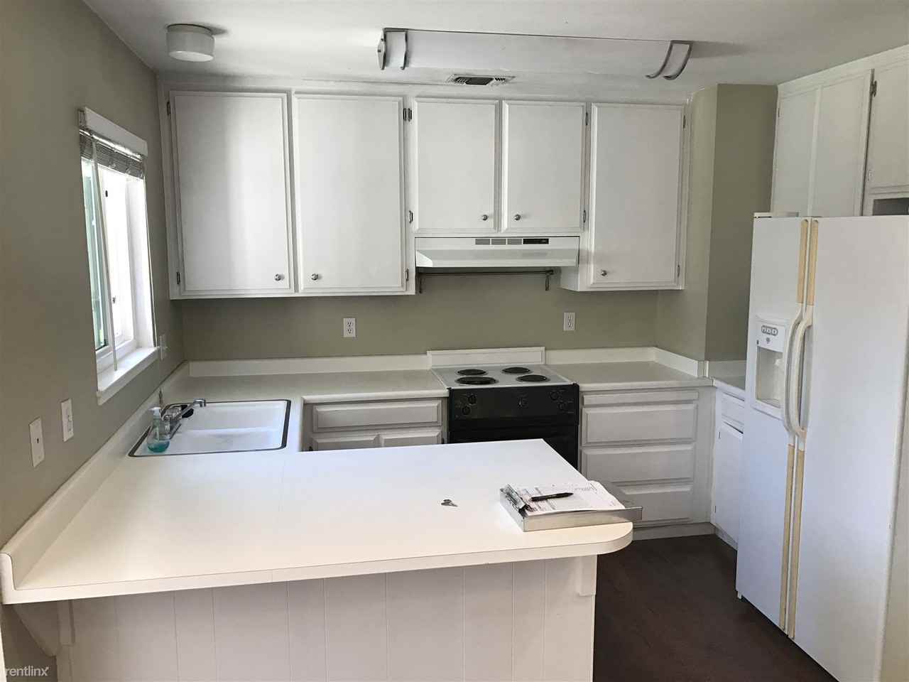 1509 Crestmont Ave - Photo 3 of 12