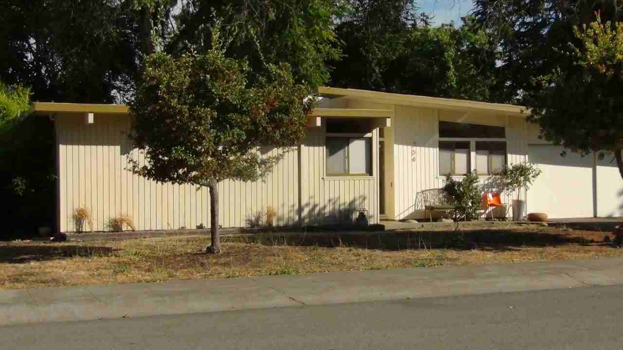 704 Seminole Way - Photo 2 of 30