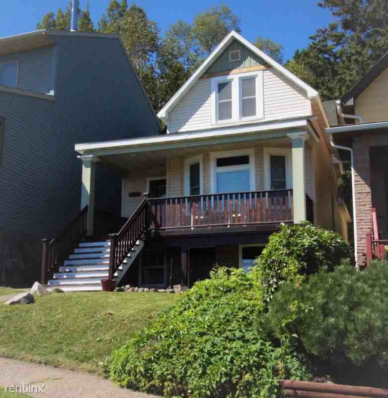 209 W 9th St - Photo 2 of 31