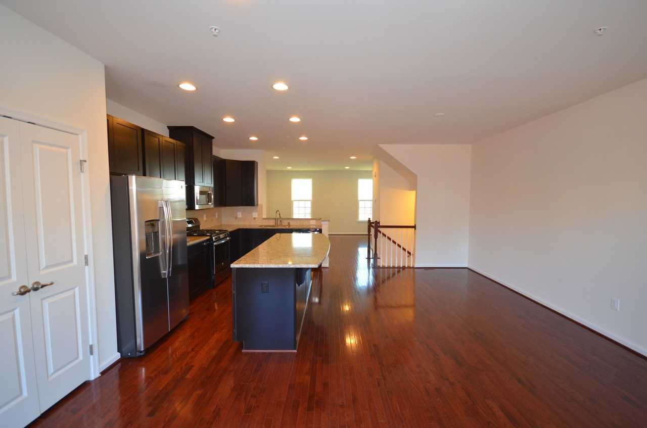 3560 Fort Lincoln Dr NE - Photo 2 of 18