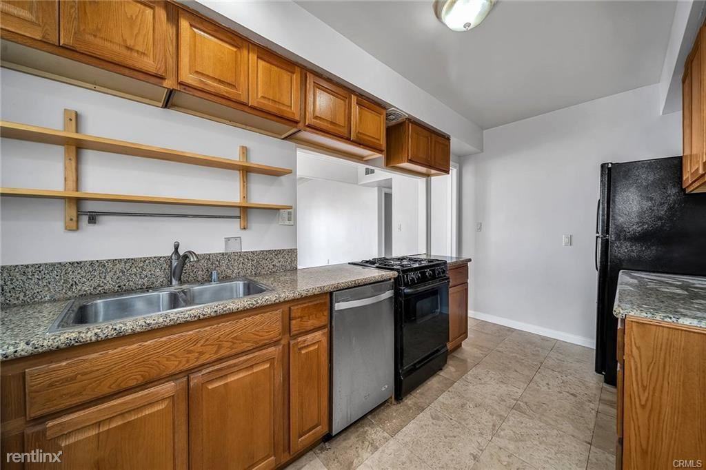 1440 Manhattan Beach Blvd #D - Photo 2 of 9