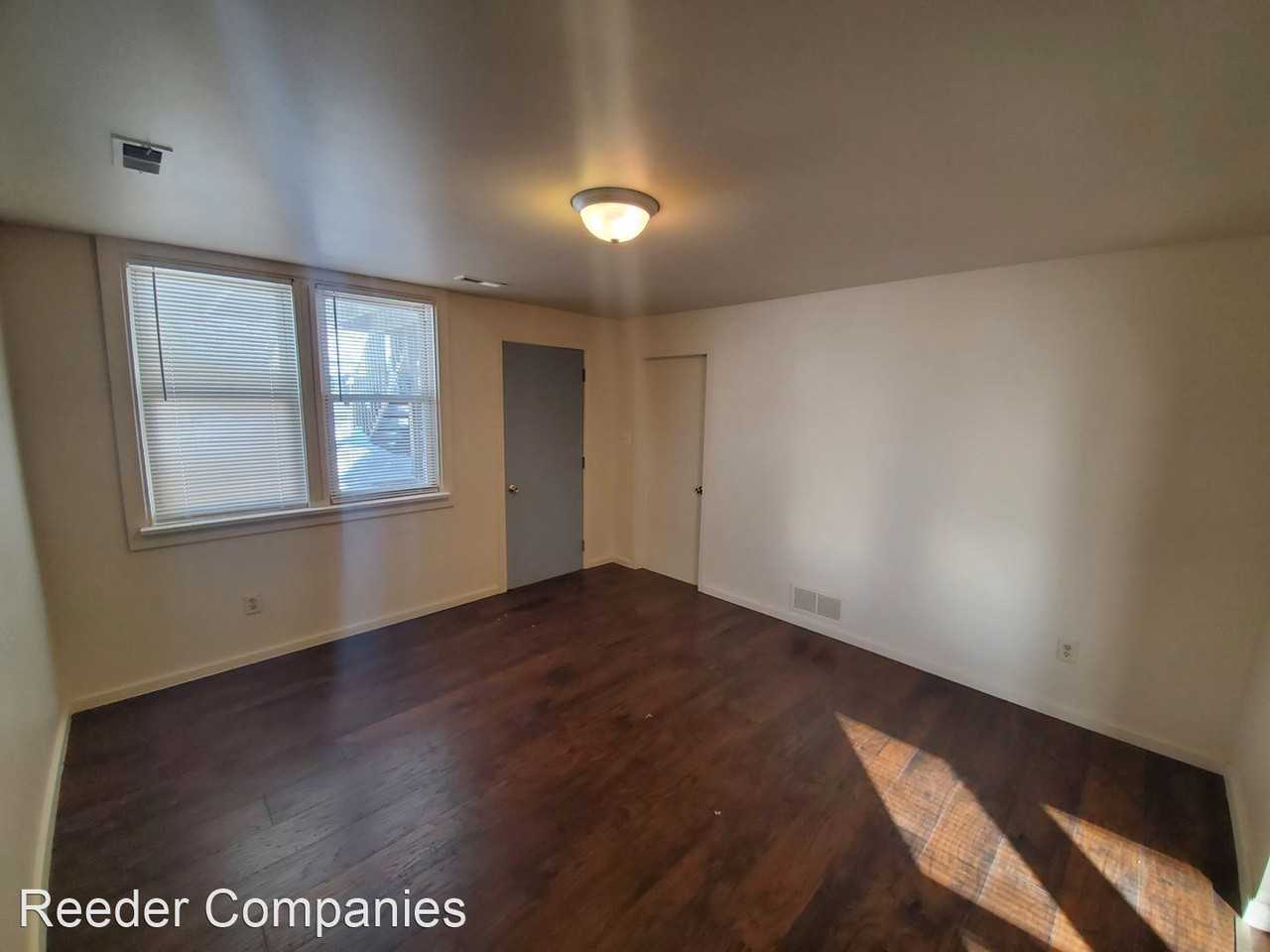 4635 Towle Avenue - Photo 3 of 15