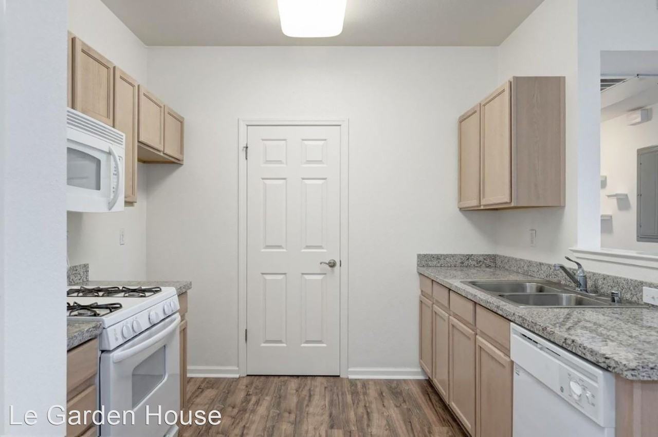 225 Pacifica Blvd - Photo 2 of 8