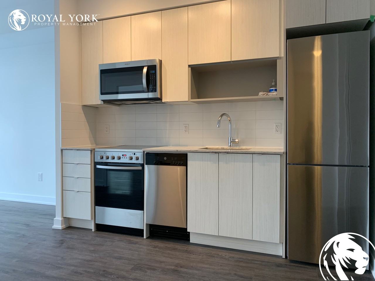 1177 Danforth Ave #611 - Photo 2 of 20