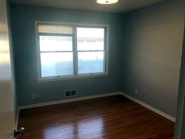 3344 Webster Ave S - Photo 3 of 11