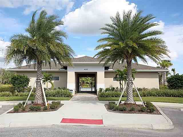 4427 Reisswood Loop - Photo 3 of 20