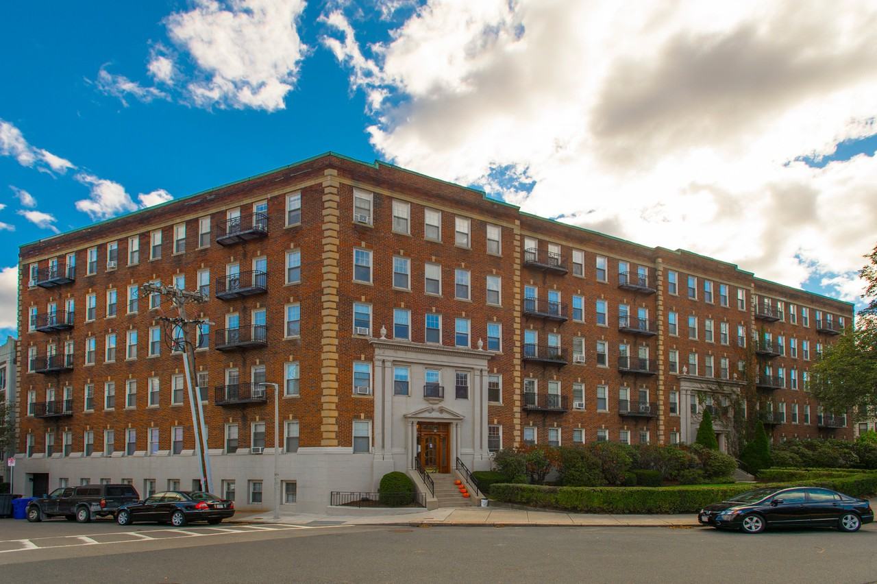 Commonwealth Ave Boston Apartments