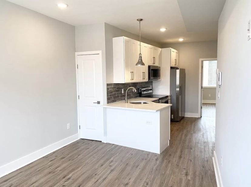 2425 Frankford Ave #2 - Photo 3 of 10