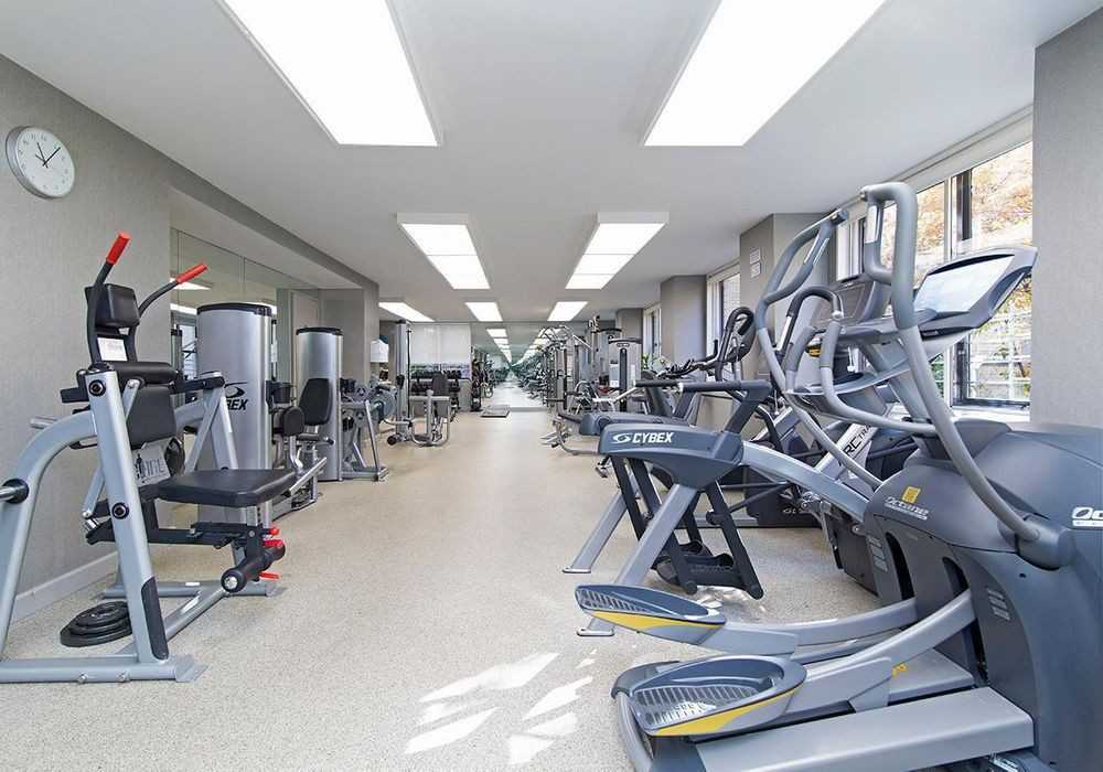 300 E 75th St - Photo 4 of 6