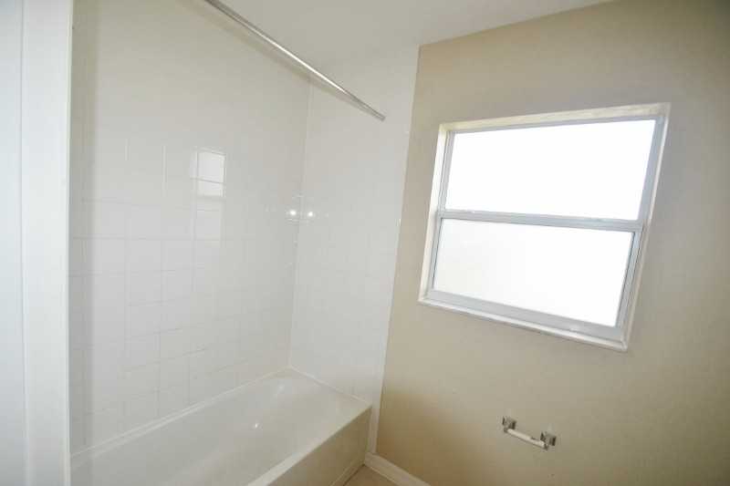 816 Grove Ave - Photo 3 of 9