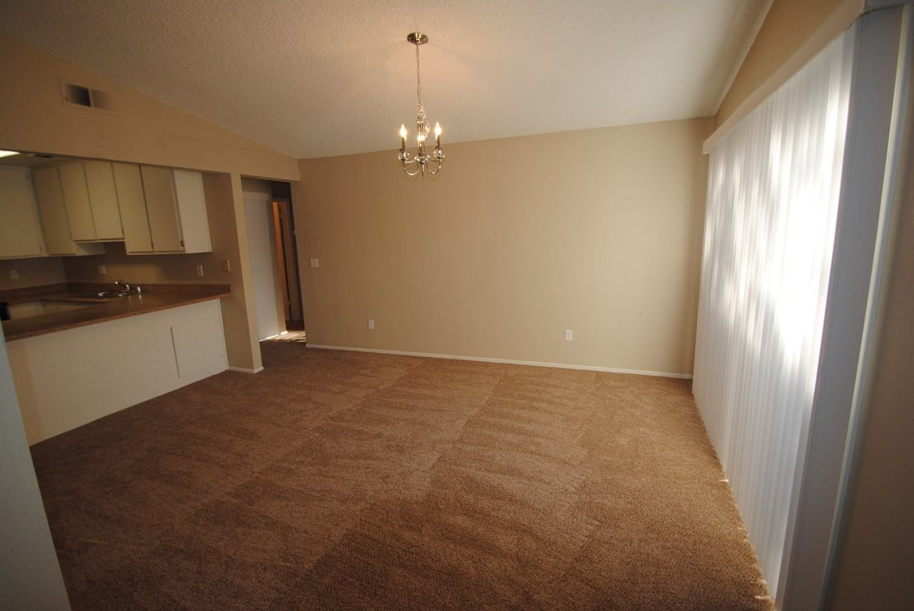 4249 Oberon Ave - Photo 3 of 8