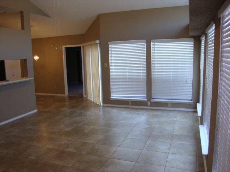 15627 Scenic Haven Dr - Photo 3 of 10