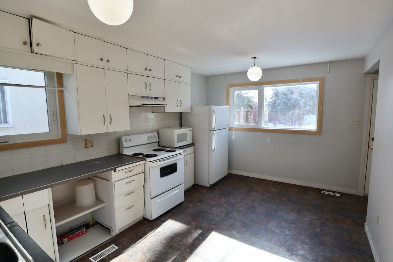 11435 79 Ave Nw - Photo 3 of 23