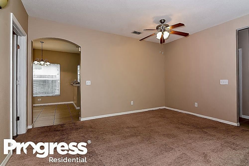 8446 Hawbuck St - Photo 3 of 14