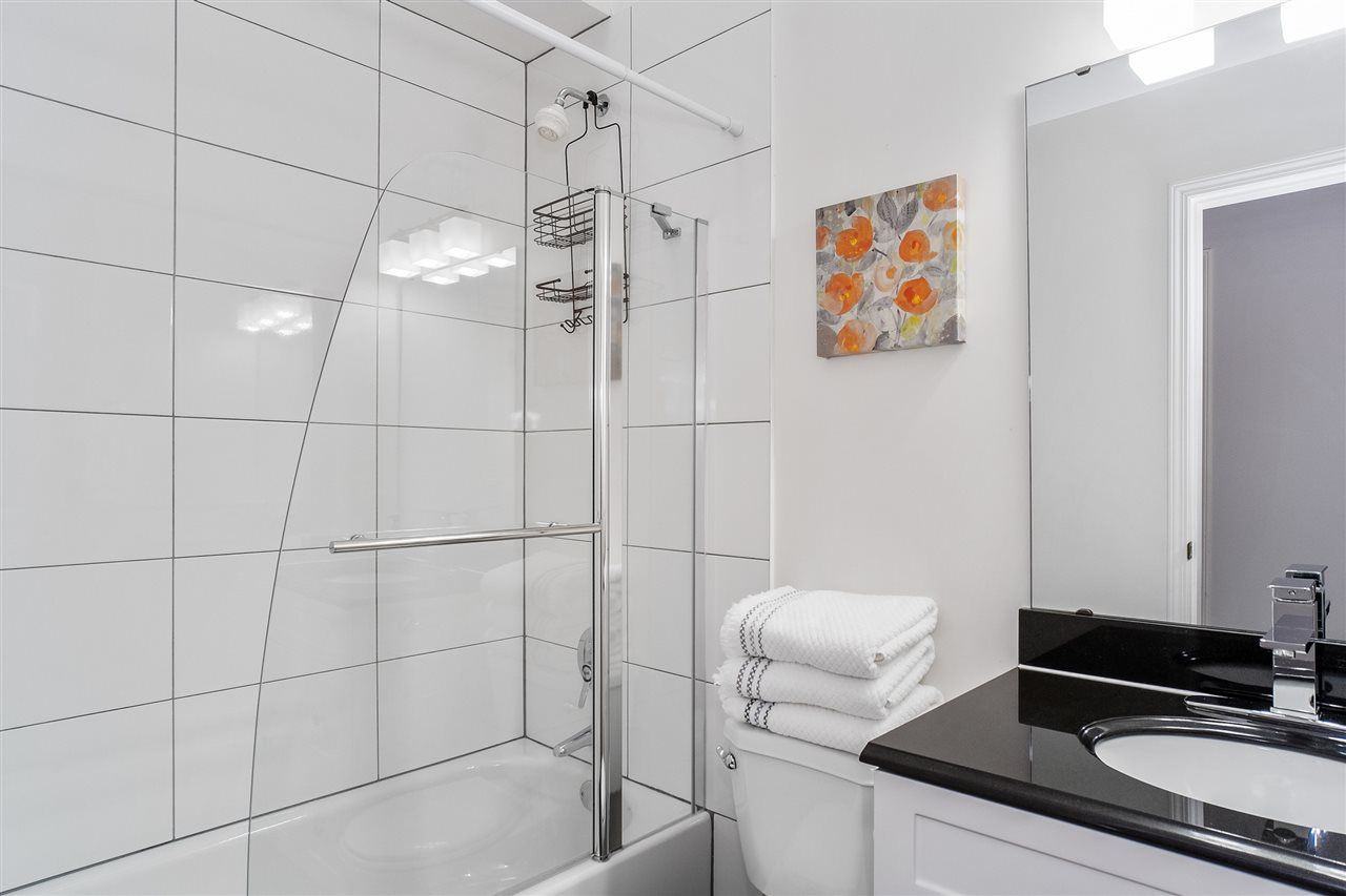 3 Bedroom, Upper Floor 1/2 duplex - Photo 7 of 10