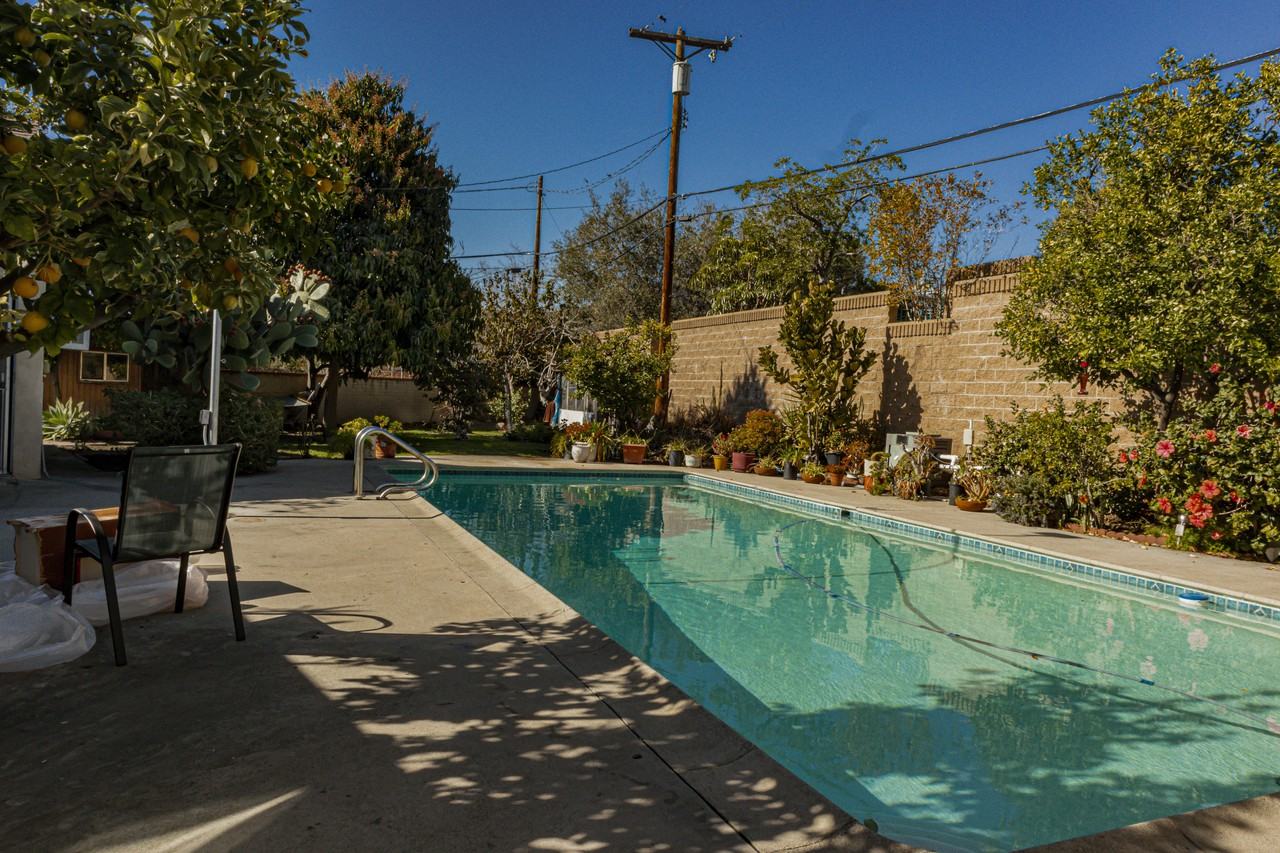 941 Verdugo Circle Drive - Photo 3 of 16