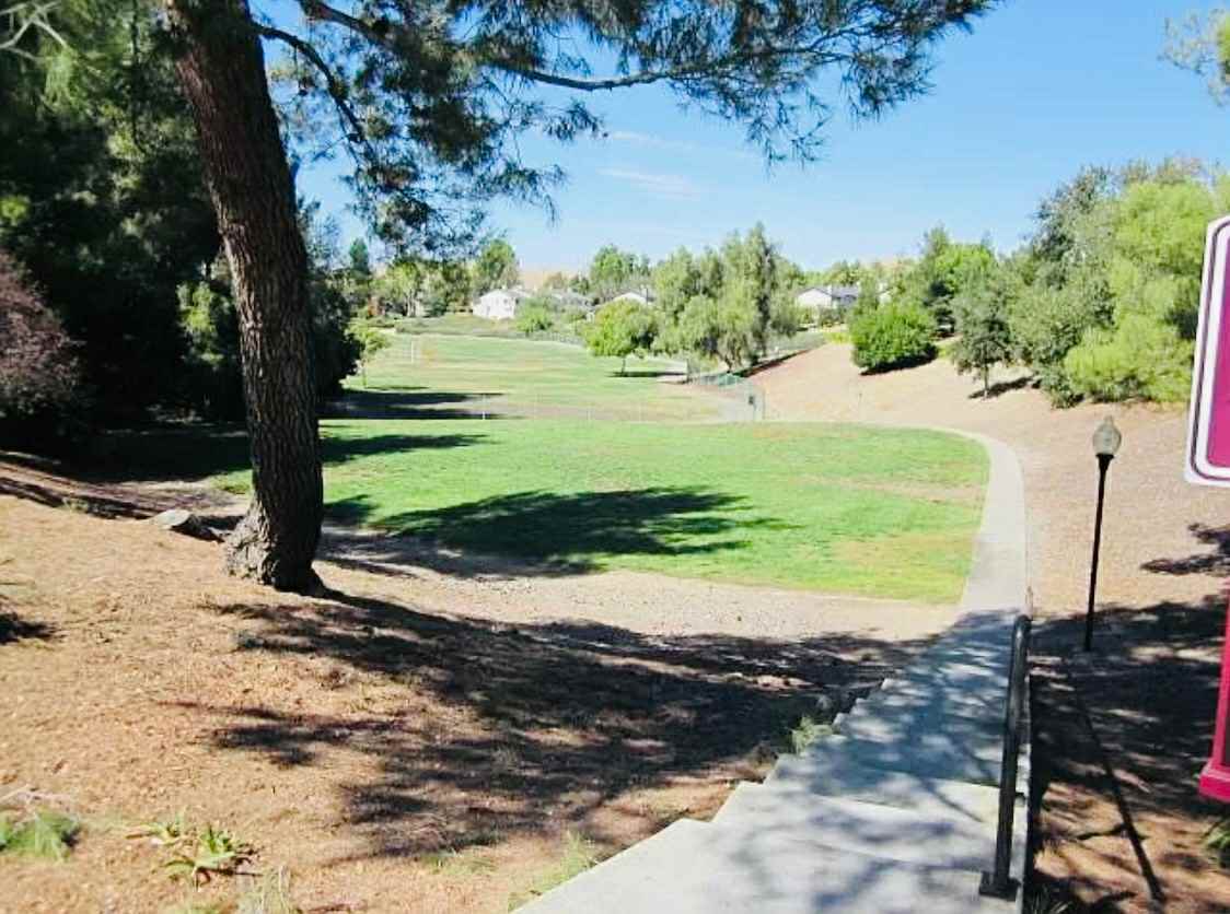 1476 Portola Avenue - Photo 3 of 10