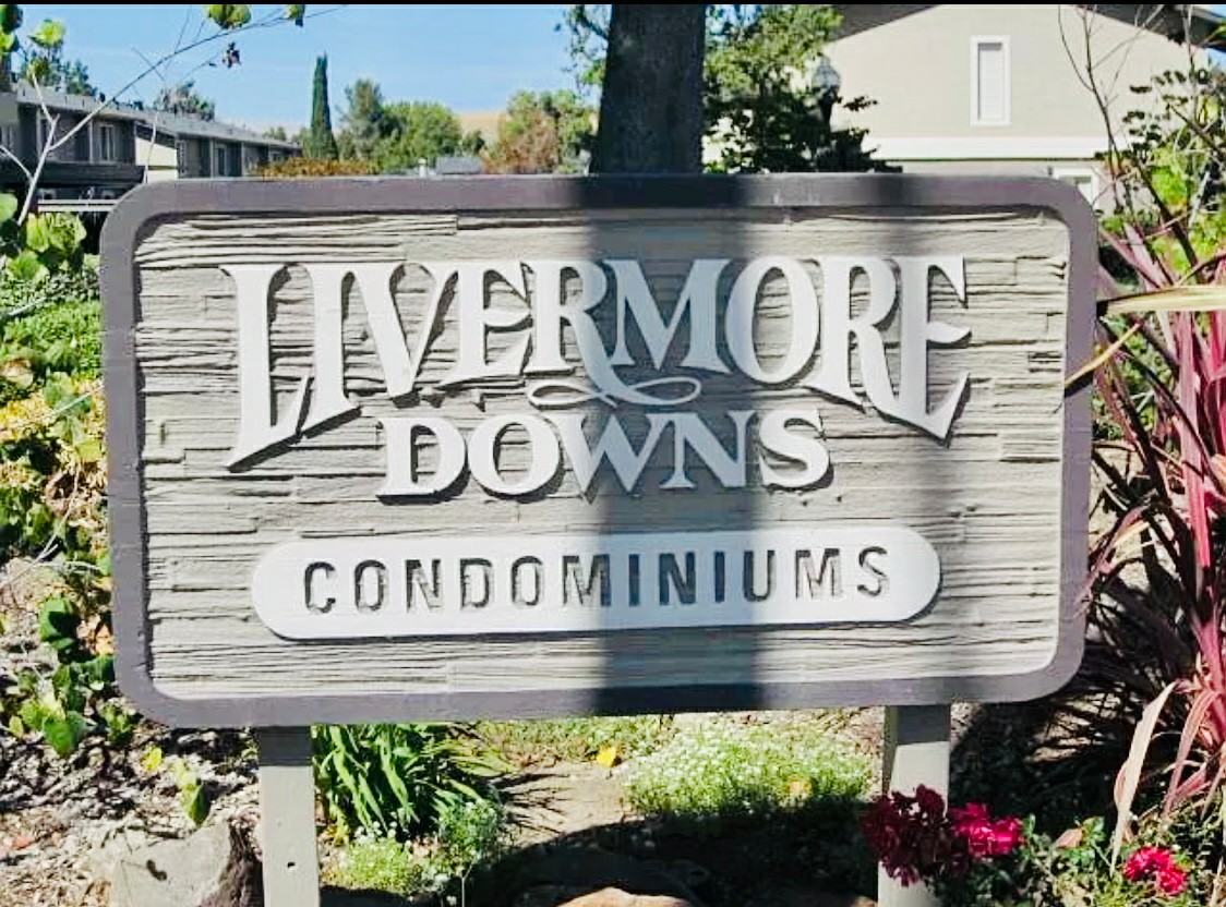 1476 Portola Avenue - Photo 7 of 10